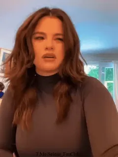 😳 e72b5b75 Selena T.Me/Selena_FanClub Selena Gomez, cantora, atriz, fã-clube telegram sticker