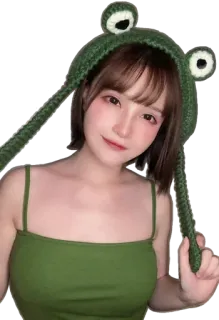 😍 507940be donna, rana, cappello, carino, verde, ragazza, selfie whatsapp sticker