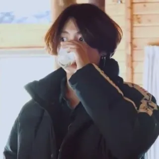 🧷 88771a6e personne, boire, veste, intérieur, style de vie telegram sticker