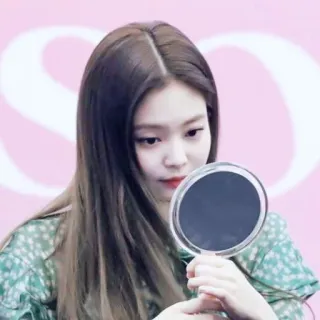 💚 33918b39 Jennie kpop, 歌手, アイドル, ジェニ, ブラックピンク, 鏡, 女性 telegram sticker