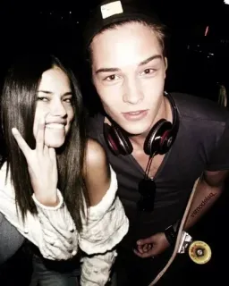 🌟 89a000ee vsmodelssq Personen, Freundschaft, Prominente, Model, junger Erwachsener telegram sticker