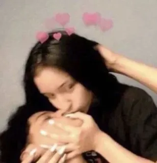 🌟 d1e70726 Kuss, Liebe, Romantisch, Intimität, Zuneigung telegram sticker