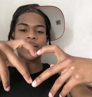 🌟 d494f077 junger Mann, Porträt, Teenager, Lifestyle, Selfie, Innenaufnahme, gutaussehend telegram sticker