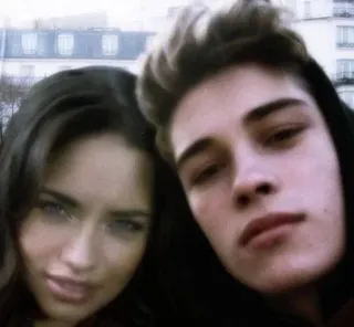 🌟 dfdca0a9 leute, selfie, freunde, porträt telegram sticker