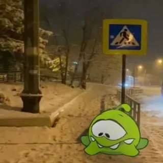 🥺 0dd0f7e2 Om Nom Cut the Rope om nom, cut the rope, dessin animé, vert, monstre, mignon, hiver, neige telegram sticker