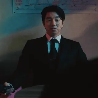 🙃 07a60f6f Mann, Anzug, Waffe, ernst, Krimineller, Gewalt telegram sticker