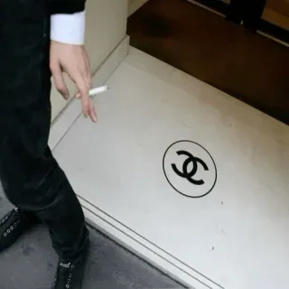 🚬 0829bbc8 ชาแนล, โลโก้, สูบบุหรี่, บุหรี่, แฟชั่น, หรูหรา, คน telegram sticker