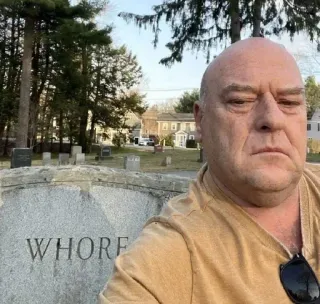 🌟 c9df2fc8 WHORE cimetière, pierre tombale, offensant, insultant, mot, pute whatsapp sticker