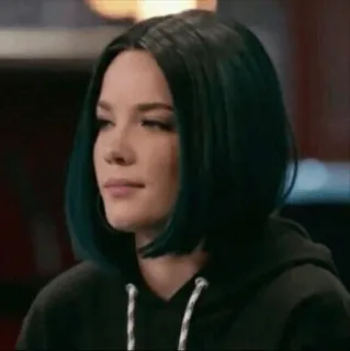 ✨ 682a2cd8 Halsey chanteur, musicien, célébrité, cheveux bleus, coupe au carré whatsapp sticker