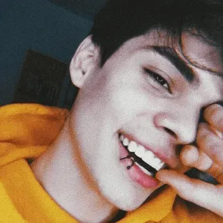 😹 c3d64f6f 少年, 笑顔, ティーンエイジャー, ポートレート, 若者 telegram sticker