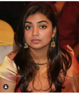 🥺 08c793d7 wanita, potret, perhiasan, kalung, anting whatsapp sticker