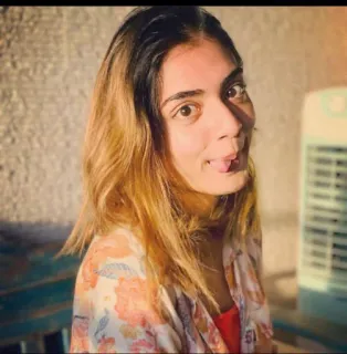 😜 25503f35 wanita, melet, orang, potret, dewasa muda whatsapp sticker