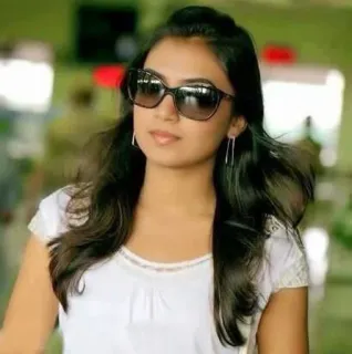 😎 6af5122f wanita, kacamata hitam, potret, wanita India, kasual, dalam ruangan whatsapp sticker