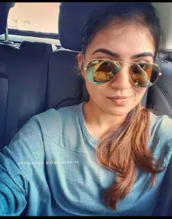 😎 844d0539 STEPHEN QUEEN HAADIYA potret, wanita, kacamata hitam, selfie, dalam ruangan whatsapp sticker