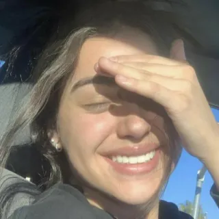 😡 3856b5f1 女性, 顔, 笑顔, ポートレート, 自撮り telegram sticker