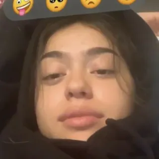 😡 3938af18 女性, 顔, 人, ポートレート, 自撮り, 女の子, パーカー telegram sticker