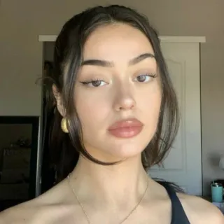 😡 6d423473 女性, 顔, ポートレート, 美, メイク, ブルネット telegram sticker