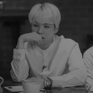 🗝 bb549ae5 Suga человек, мужчина, айдол, певец, k-pop whatsapp sticker