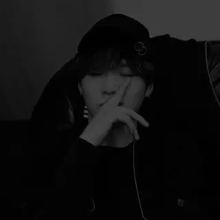 🗝 ee17b7a9 мужчина, человек, толстовка, портрет, темный, черно-белый whatsapp sticker