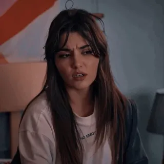 ♥️ 25313e02 NO EMOTIONS vrouw, uitdrukking, emotieloos, t-shirt, brunette telegram sticker