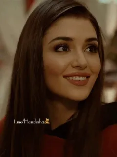 ♥️ 398ce688 t.me/Handesha vrouw, portret, glimlach, brunette, meisje, persoon telegram sticker