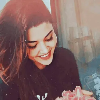 ♥️ 4ed17700 vrouw, glimlachend, portret, brunette, binnen telegram sticker