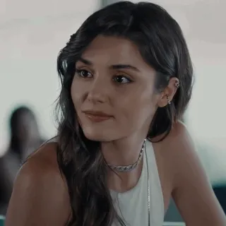 ♥️ 533d98d9 vrouw, portret, persoon, ketting, sieraden telegram sticker