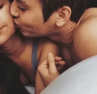 ♥️ 60e28c71 kus, romantiek, liefde, genegenheid, koppel, intimiteit telegram sticker