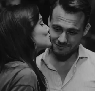 ♥️ a7ec4f88 kus, romantiek, liefde, koppel, affectie, relatie telegram sticker