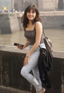 ❤️ 0896da0e phụ nữ, chân dung, thường ngày, thời trang, cô gái, quần jean, áo telegram sticker