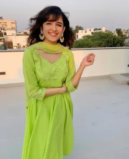 ❤️ 1a2b1d46 phụ nữ, Ấn Độ, váy xanh, nụ cười, Ấn Độ-phương Tây, hạnh phúc, cô gái, ngoài trời telegram sticker