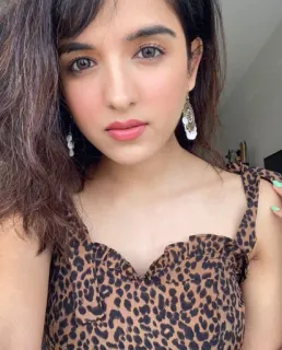 ❤️ 5ac2a29b phụ nữ, chân dung, selfie, tóc nâu, da báo, bông tai, vẻ đẹp, nữ telegram sticker