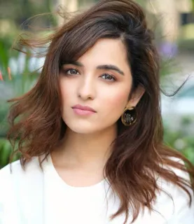 🤨 cbaabf94 phụ nữ, chân dung, vẻ đẹp, tóc nâu, người, gương mặt telegram sticker