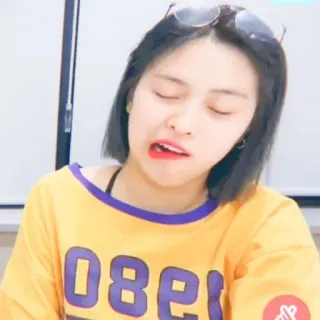 🥺 6e51a132 OBEY kpop, gái, mặt hề, vâng lời telegram sticker