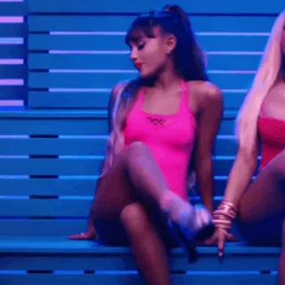 🌀 e76a0669 Ariana Grande zangeres, popster, beroemdheid, vrouw, mode telegram sticker