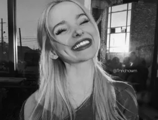 🗞 112d66d0 ผู้หญิง, ยิ้ม, ภาพบุคคล, คน, ผม, มีความสุข telegram sticker