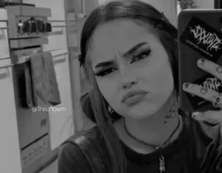 🗞 76d4786e @Trnchowm ผู้หญิง, เซลฟี่, วัยรุ่น, แต่งหน้า, ภาพเหมือน, ผู้หญิง telegram sticker