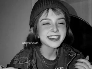 🗞 eff72637 @Tnrichowm คน, ยิ้ม, หมวก, ภาพเหมือน, เสื้อผ้า, ใบหน้า telegram sticker