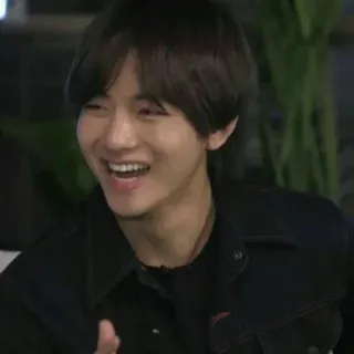 ▫️ 5e29d27a persona, sonriendo, chaqueta negra, retrato, hombre, feliz telegram sticker