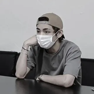 ▫️ fe594ae5 V cantante, celebridad, K-pop, masculino, BTS, persona, mascarilla, casual telegram sticker