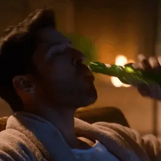 🪐 eba724ce pria, minum, bir, botol, jubah, bersantai telegram sticker