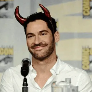 😂 f0d14e31 Lucifer setan, tanduk, pria, aktor, senyum telegram sticker