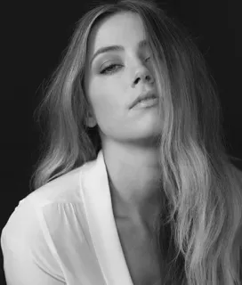 ⚜ b1b433e5 Amber Heard attrice, celebrità, donna, ritratto, bianco e nero whatsapp sticker