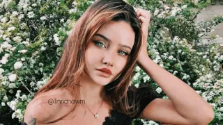 🍷 45b7432c @Trinachawm 여자, 인물 사진, 소녀, 모델, 인플루언서 whatsapp sticker