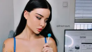 🍷 98ac64d2 SUSHI 여자, 막대사탕, 스시, 미용 whatsapp sticker