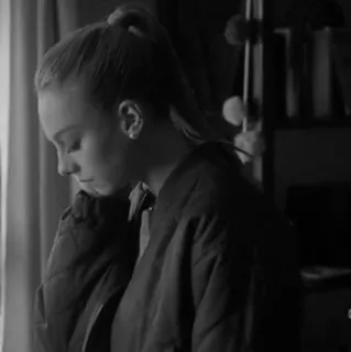 ➰ d823bc7a ผู้หญิง, ด้านข้าง, ภาพเหมือน, ขาวดำ, ครุ่นคิด, ในร่ม telegram sticker