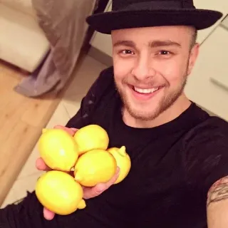 🍋 d9bacf3c lemons, fruit, hat, smile, cheerful whatsapp sticker
