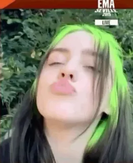 🌊 5e8ba0fa Billie Eilish EMA Seville EMA SEVILLE 2019 LIVE billie eilish, ema, penyanyi, pop, musik, rambut hijau, cemberut whatsapp sticker