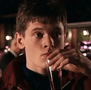 Skins🌚@HudsonBae whatsapp stickers