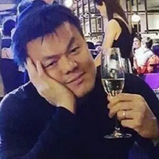 🥲 1e527194 osoba, mężczyzna, picie, portret, świętowanie telegram sticker